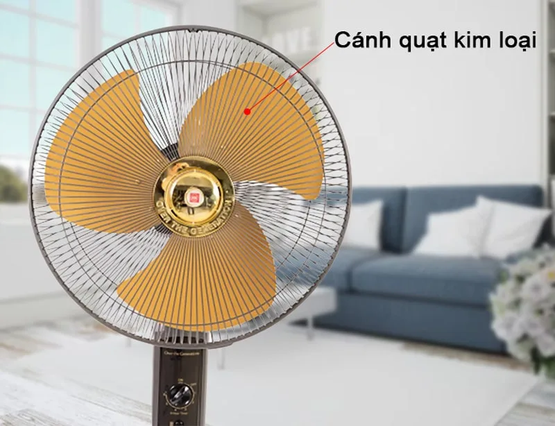 Quạt đứng KDK P40V có cánh quạt làm bằng kim loại